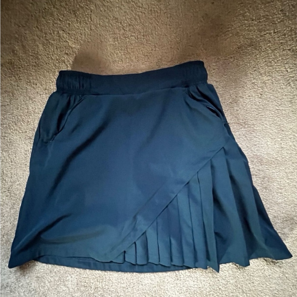 Elegant Navy Skirt with Pleats